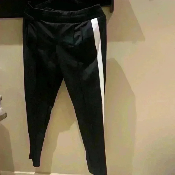 Aritzia Tna sweatpants - Picture 5 of 6